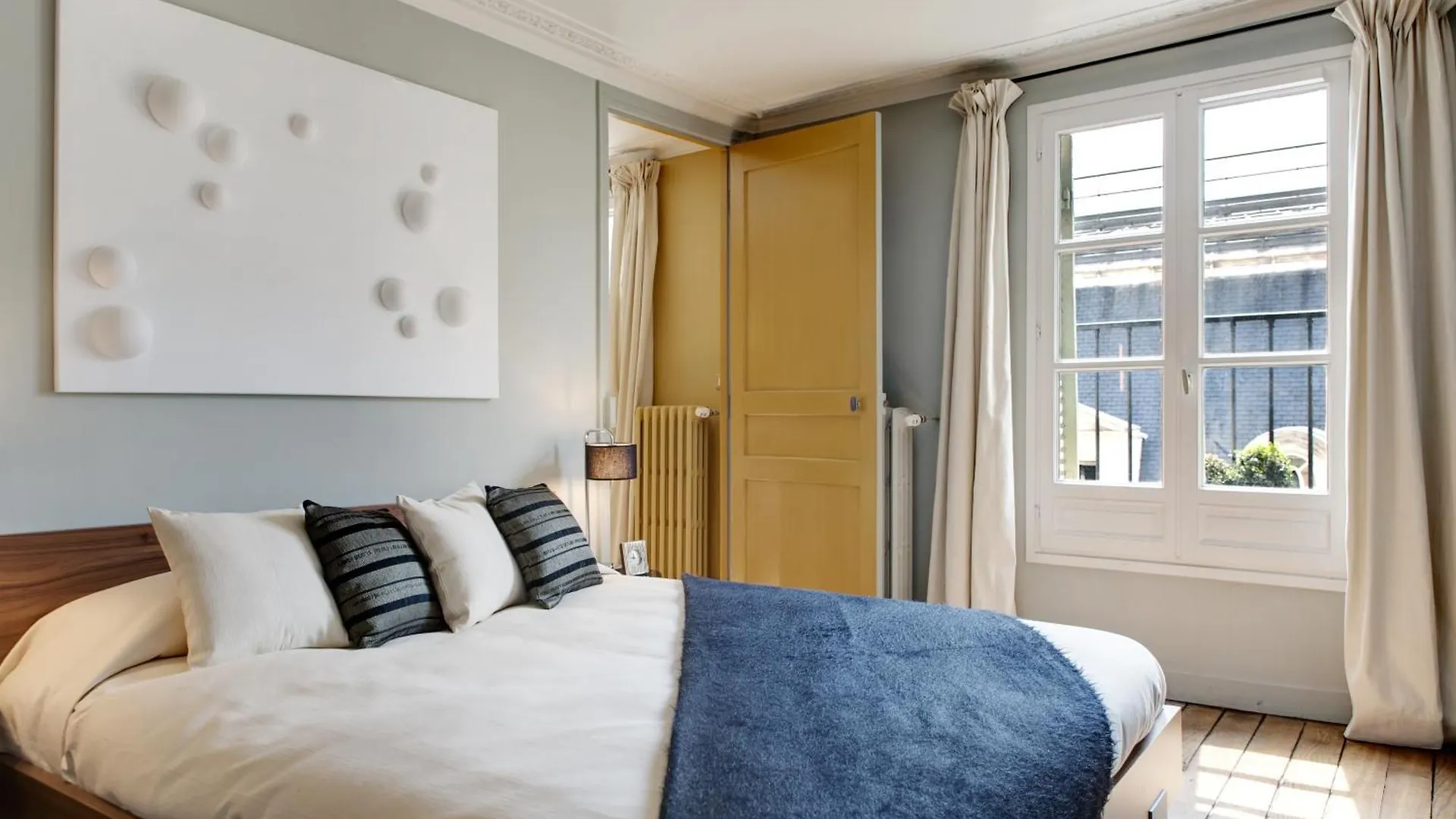 Paris Louvre Design Residence